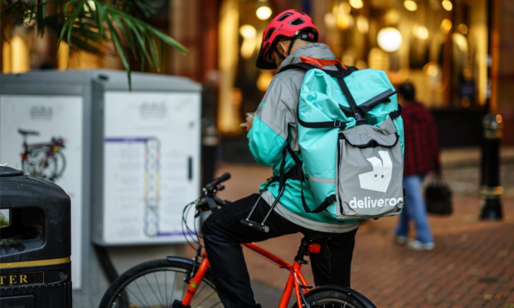 Deliveroo тестирует быструю доставку продуктов в Лондоне